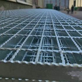 Cách Chọn Lưới Lót Sàn Đúng Nhất 2025