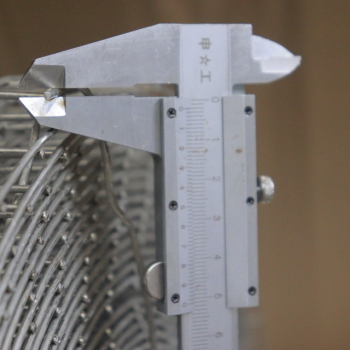 So sánh lưới thép hàn đen và lưới thép hàn mạ kẽm: Nên chọn loại nào?